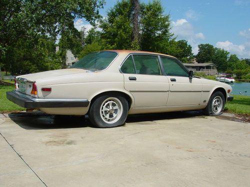 1984 jaguar xj6 base sedan - 4 door - needs a home