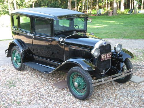 1930 ford model a town sedan