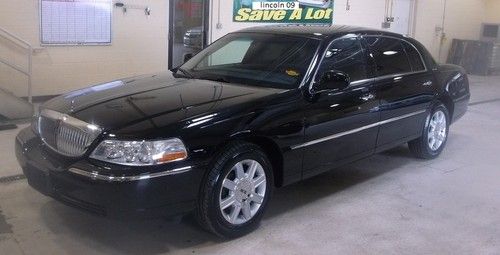 2009 lincoln town car executive l'series like new black on black