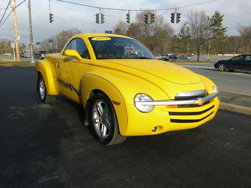 2003 chevrolet ssr convertible 2-door 5.3l v8 yellow - we finance!!!