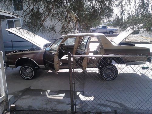 &#034;85&#034; lowrider chev caprice with hydrualics and sound system included