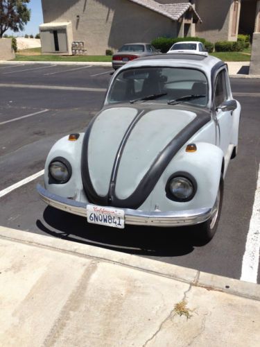 1968 vw w/ sunroof, 1600cc, grey and black color, tags current