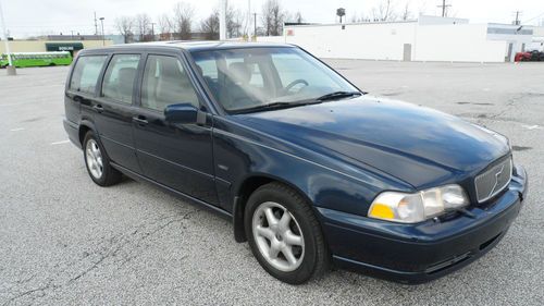 1998 volvo v70 wagon only 123k leather power beautiful and orignal must see now!