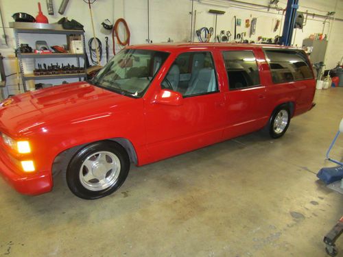1994 suburban,super clean,low miles,one owner fireman,calif truck