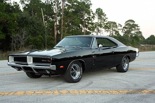 1969 dodge charger r/t  440 ~ 4-speed ~