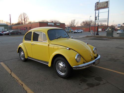1969 vw bug....very very clean. like new. check it out