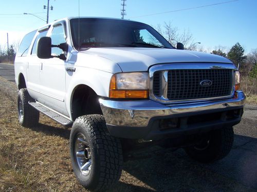 2000 ford excursion lifted with 3rd row leather