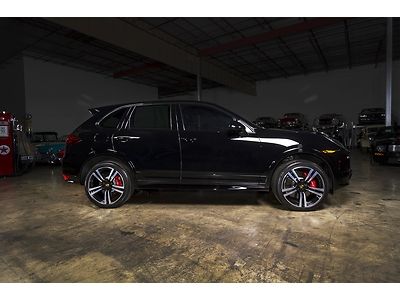 550 horsepower..black/red interior..sport design pkg..burmester..can export!