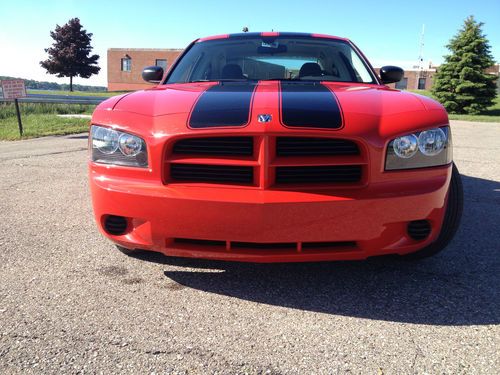 2008 - like new, torrent red w/ ss paint stripes, 24000 miles