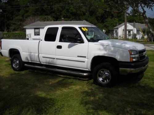 Very nice 2006 chevy silverado 2500hd pick up truck! hitch package! wow