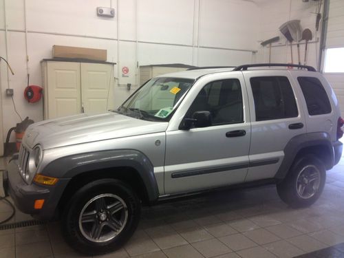 2005 jeep liberty sport 4x4 great condition drives great strong motor no reserve