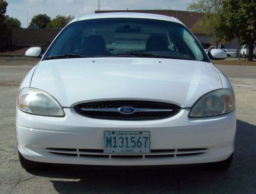 2002 ford taurus se - white one owner