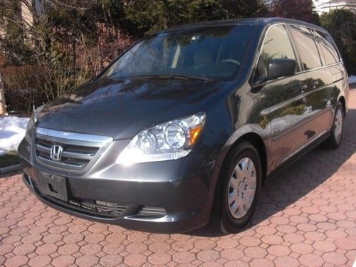 2006 honda odyssey lx dvd t.v 7 pass one owner  clean carfax