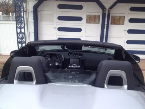 2010 nissan 370z touring convertible 2-door 3.7l navigation!!!! bose