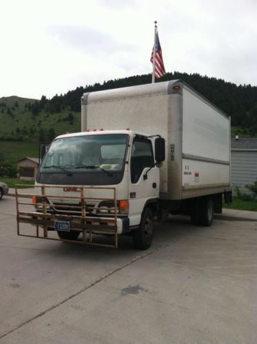 16&#039; delivery box truck with lift gate