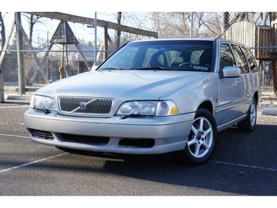 !no reserve! 5-speed/dealer serviced! carfax verified with timing belt records!