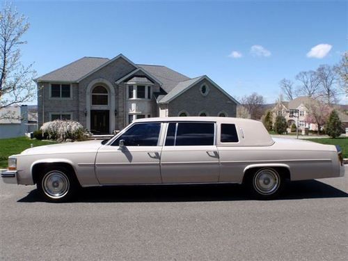 1984 cadillac fleetwood formal limousine 4-door 6.0l