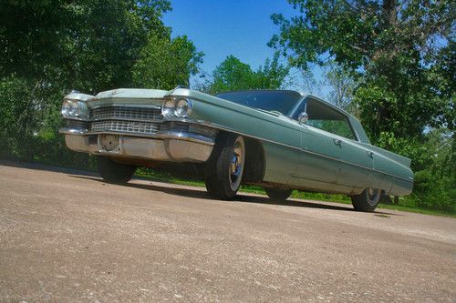*******1963 cadillac deville clear title no reserve runs and drives great*******