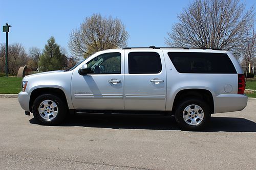 2010 chevrolet suburban lt 1500 automatic 6 speed awd 4x4 towing package low mil