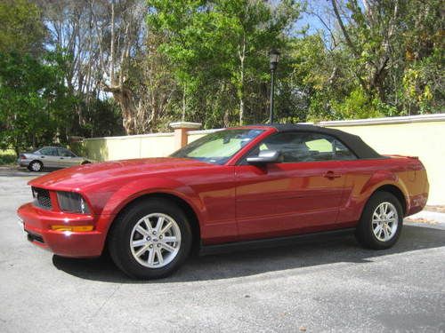 2008 ford mustang deluxe convertible 2d