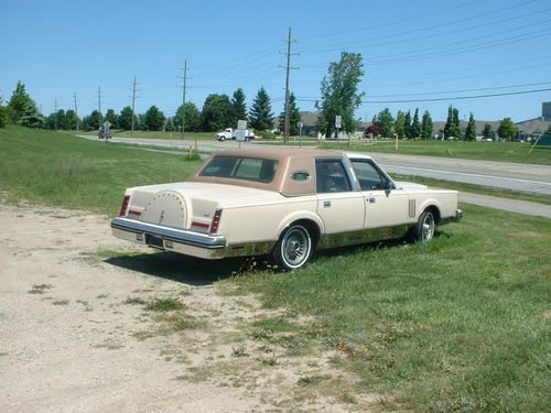 1981 lincoln continental vi only has 28000 miles like new in and out 32 yr old.