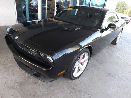 2009 dodge challenger srt8 coupe 2-door 6.1l one owner vehicle local trade in
