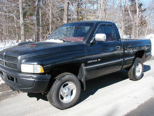 1994 dodge 4x4 just serviced costing $921.09 5.2 liter v8 short bed pickup truck