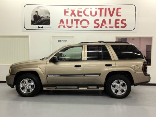 2002 chevrolet trailblazer lt 4x4 ,only 6900 miles, one owner , new condition