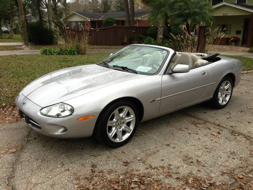 2000 jaguar xk8 fully loaded convertible, clean car in excellent condition