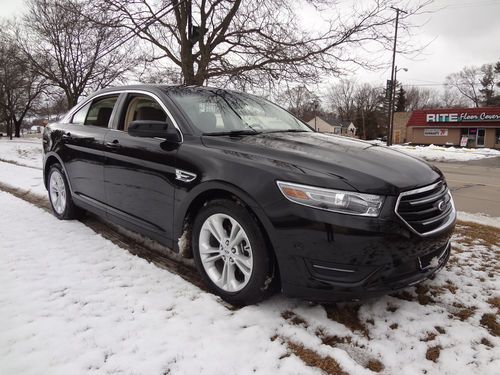 2013 ford taurus_3.5l_awd_only 1200 miles_sync_remote strt_rebuilt_no reserve