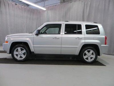 Limited suv 2.4l cd 4x4 leather we finance one owner sunroof abs