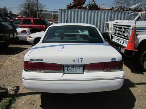 1997 ford crown victoria official vehicle solid-poor condition
