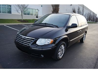 No reserve 05 chrysler town country limited nav dvd heathed memory leather