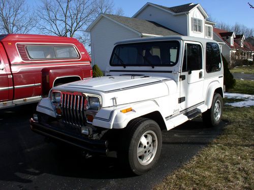1989 jeep wrangler laredo, loaded, rust free, very clean. yj
