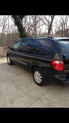 2005 chrysler town &amp; country touring