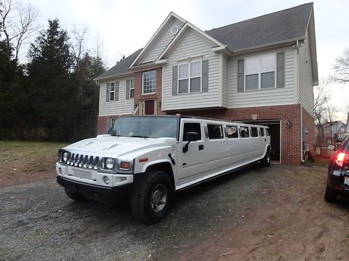 2005  h2 hummer limo 200" showroom condition  20 pax