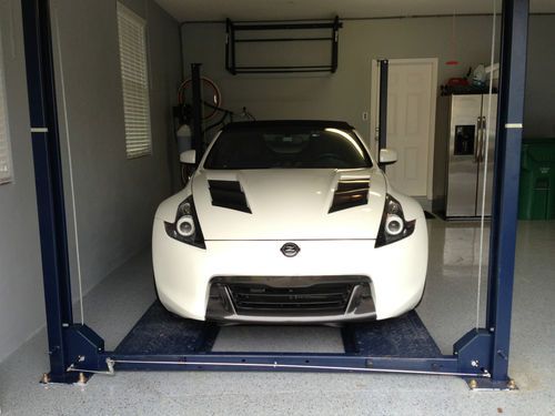 The best nissan 370z roadster in the world?  fair price for an awesome z!