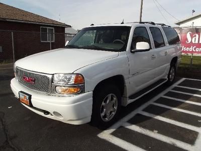 Nice clean loaded awd denali xl 2 owner needs nothing with warranty