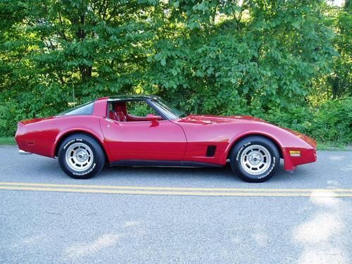 1981 chevrolet corvette.. 350 ci v8.. 32k miles.. red on red .. t-top. must see.