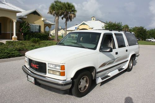 1995 gmc suburban 57k miles florida vehicle super clean rust-free. no reserve