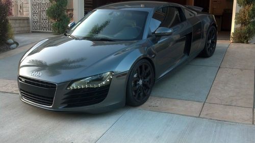 2009 audi r8 coupe quattro r tronic (many upgrades including carbon fiber)