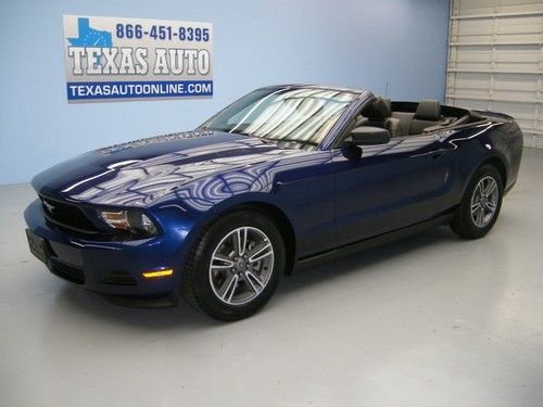 We finance!!  2012 ford mustang convertible auto sync bluetooth 1 own texas auto