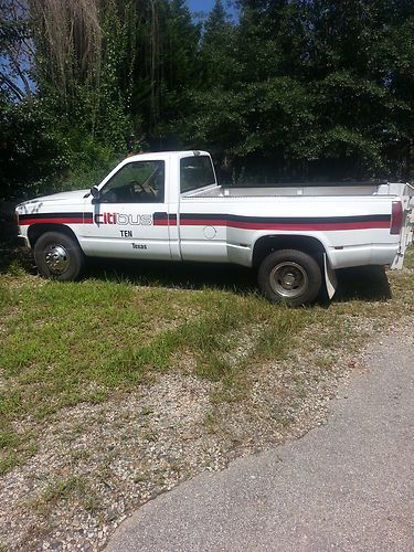 1988 chevy 3500 cheyenne dually truck with lift gate