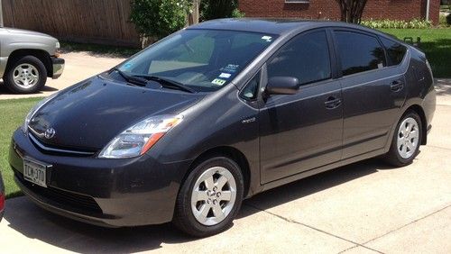 42 mph, leather, very clean toyota prius 2008 black metalic, well kept in garage