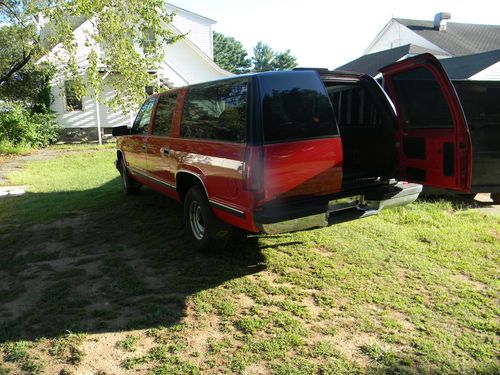 1999 chevrolet c1500 suburban one of a kind!!!