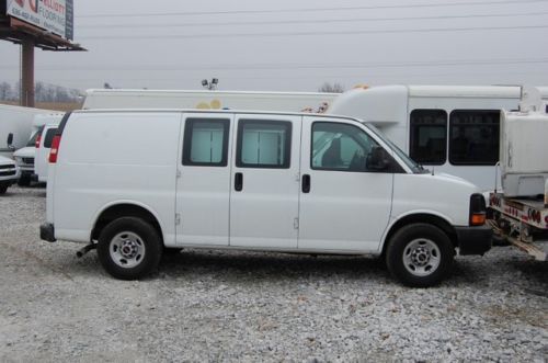 Cargo express 2500 service medical oxygen dual side doors chevy clean 3/4 ton
