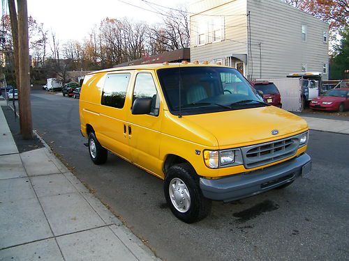 L@@k ford e 350 7.3 diesel work van ready to go in new jersey