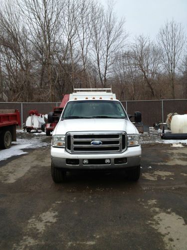2005 ford f350 crew cab 4wd, with cap