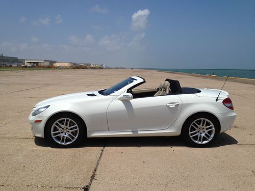 2008 mercedes benz slk 350 - only 31,850 miles. free carfax report