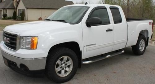 2007 gmc sierra 4x4 z71 sle, very low miles, one owner, no reserve